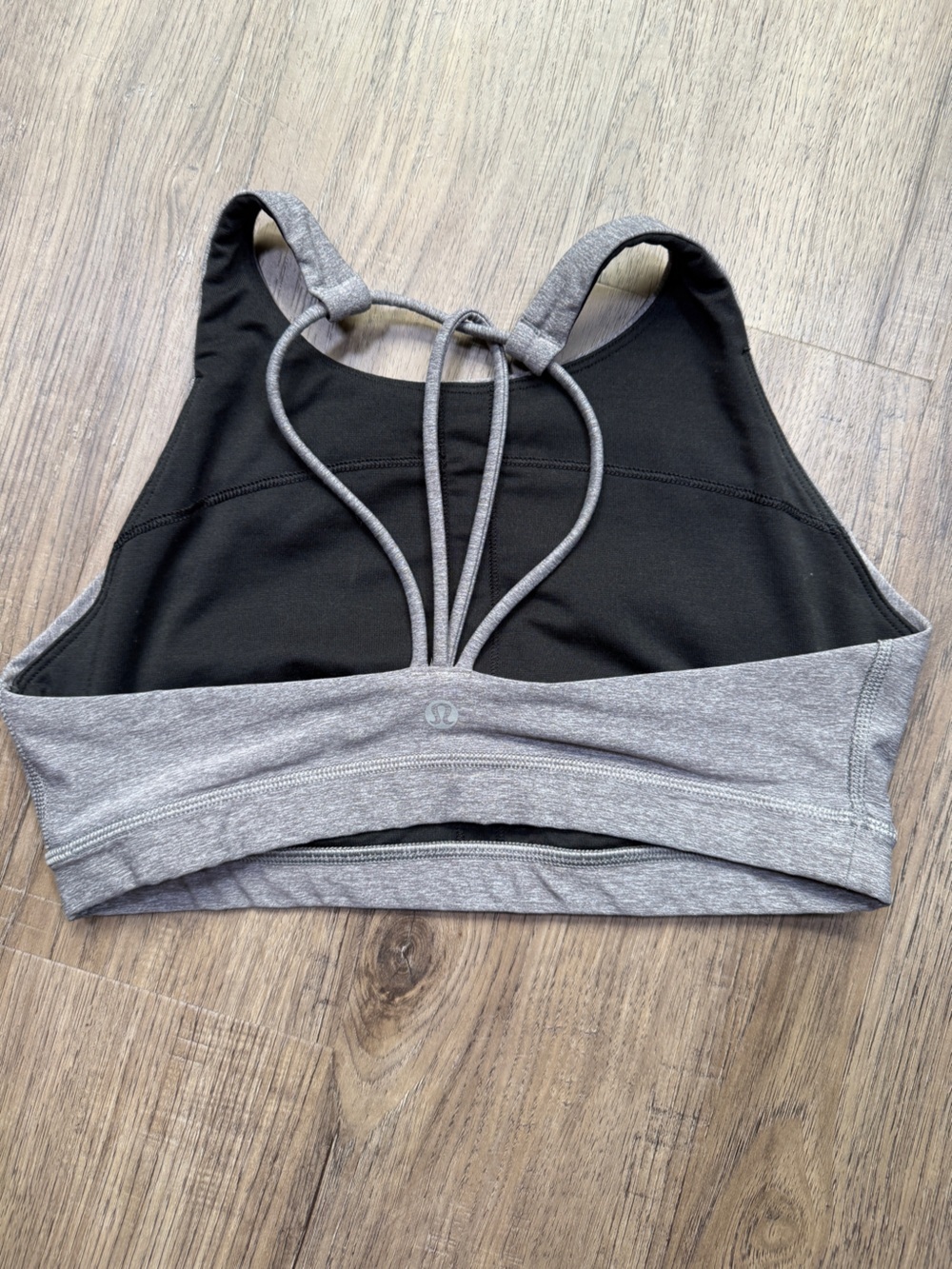 lululemon athletica Grey High-Neck Sports Bra - Picture 4 of 10